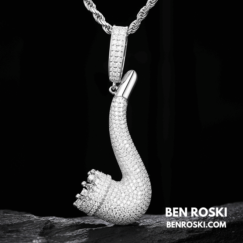 Smoke Pipe Pendant – 65MM Height | VVS1 Moissanite | GRA Certified