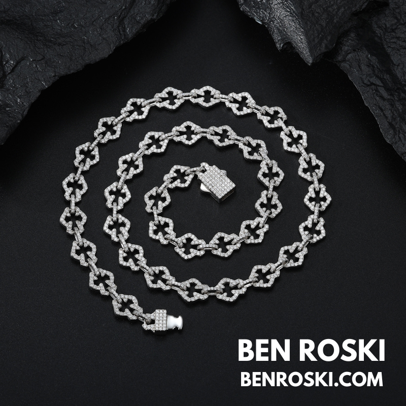 Iced-Out Clover Link Necklace Sterling Silver, Gold & Rose Gold | VVS Moissanite | GRA Certified