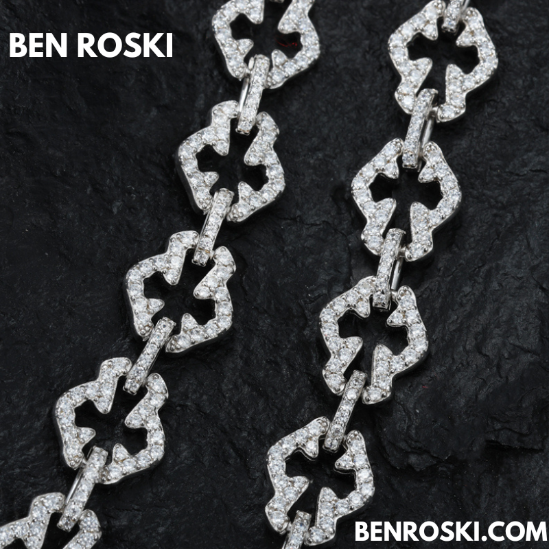 Iced-Out Clover Link Necklace Sterling Silver, Gold & Rose Gold | VVS Moissanite | GRA Certified