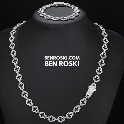 Iced-Out Clover Link Necklace Sterling Silver, Gold & Rose Gold | VVS Moissanite | GRA Certified