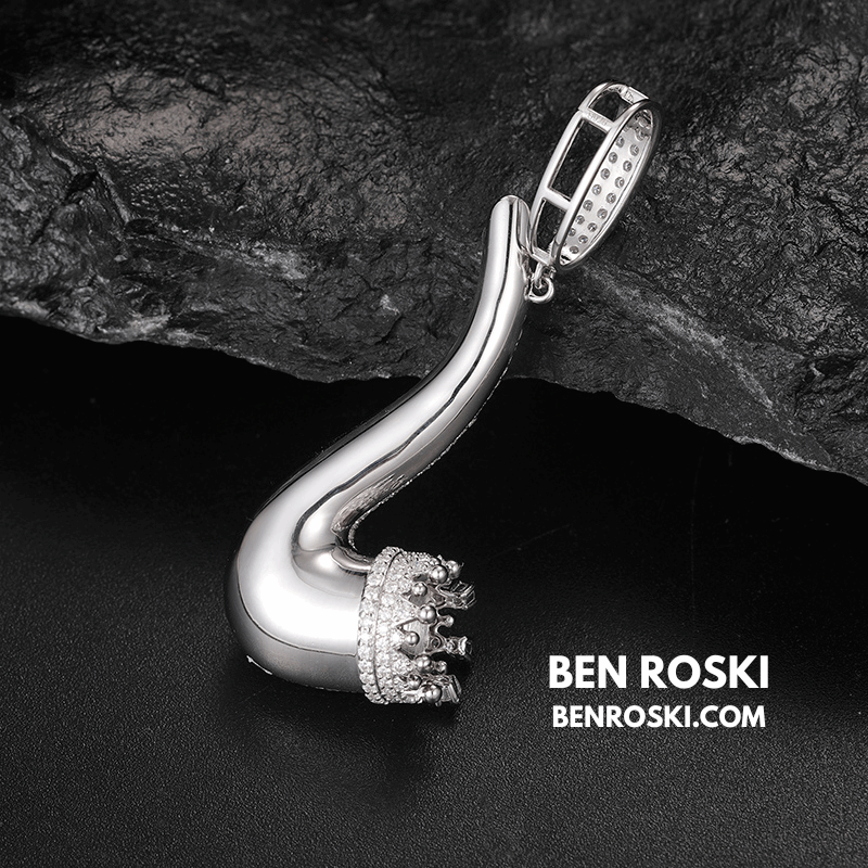 Smoke Pipe Pendant – 65MM Height | VVS1 Moissanite | GRA Certified