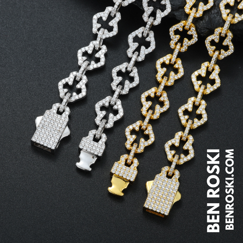 Iced-Out Clover Link Necklace Sterling Silver, Gold & Rose Gold | VVS Moissanite | GRA Certified